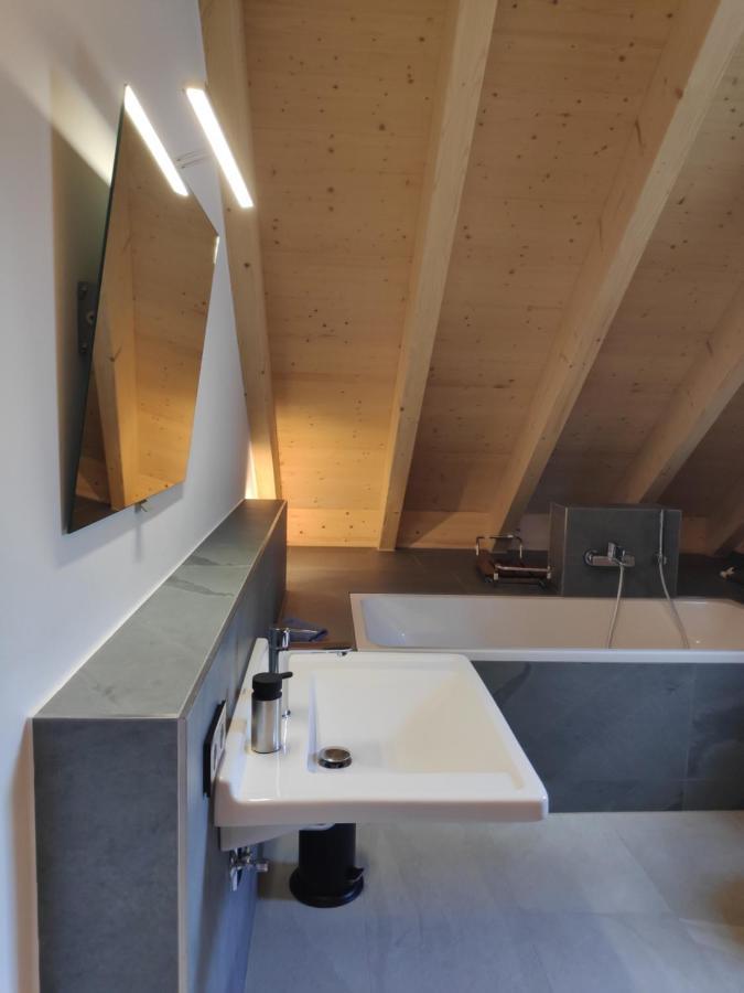 Ferienwohnungen Und Zimmer In Reutlingen-Goenningen Exteriör bild
