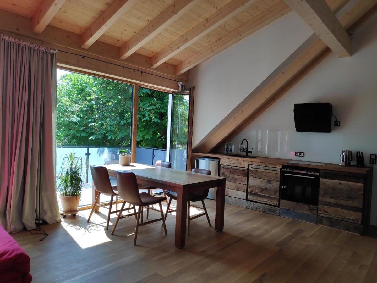 Ferienwohnungen Und Zimmer In Reutlingen-Goenningen Exteriör bild