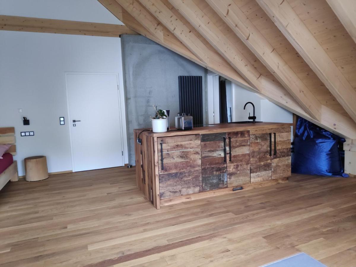 Ferienwohnungen Und Zimmer In Reutlingen-Goenningen Exteriör bild