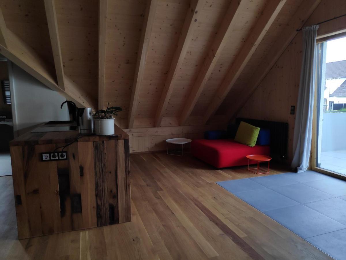 Ferienwohnungen Und Zimmer In Reutlingen-Goenningen Exteriör bild