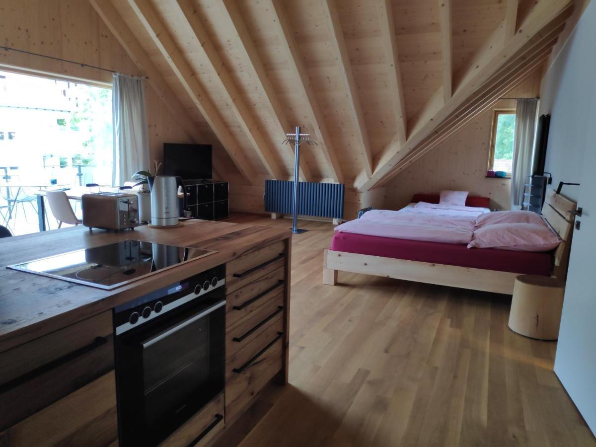 Ferienwohnungen Und Zimmer In Reutlingen-Goenningen Exteriör bild
